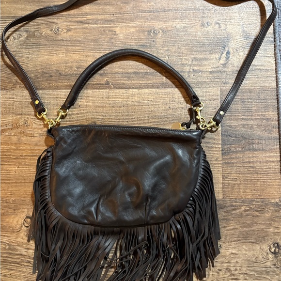 RARE Clare v petit moyen fringe bag Gorgeous. Buttery Soft. SOLD OUT color - Picture 3 of 6